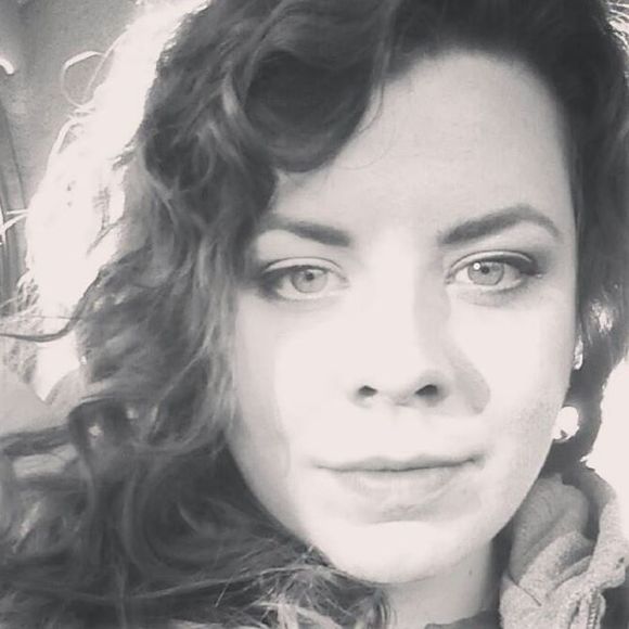 Meet your Posher, Alixandra - Picture 1 of 1